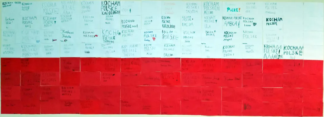 Dekoracje z okazji setnej rocznicy odzyskania przez Polskę niepodległości.