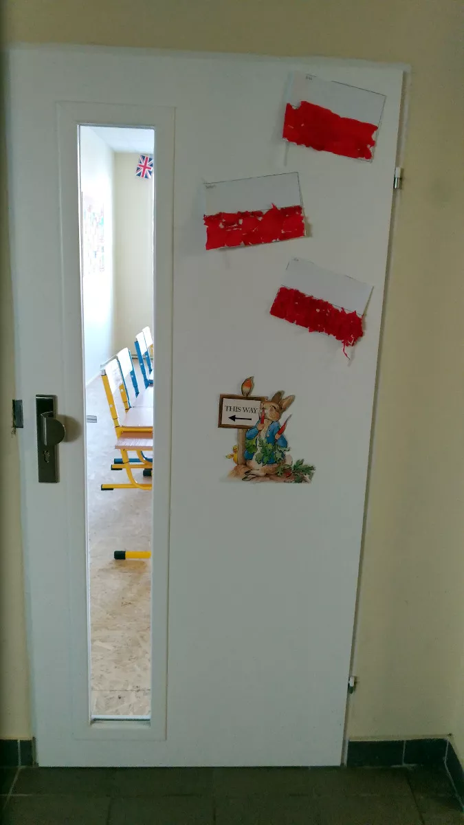 Dekoracje z okazji setnej rocznicy odzyskania przez Polskę niepodległości.