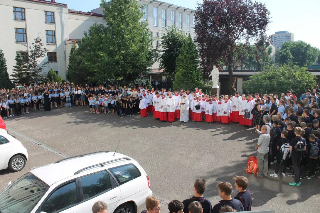 Pielgrzymka do katedry 2018-Zakończenie roku szkolnego 2017/2018 cz.1