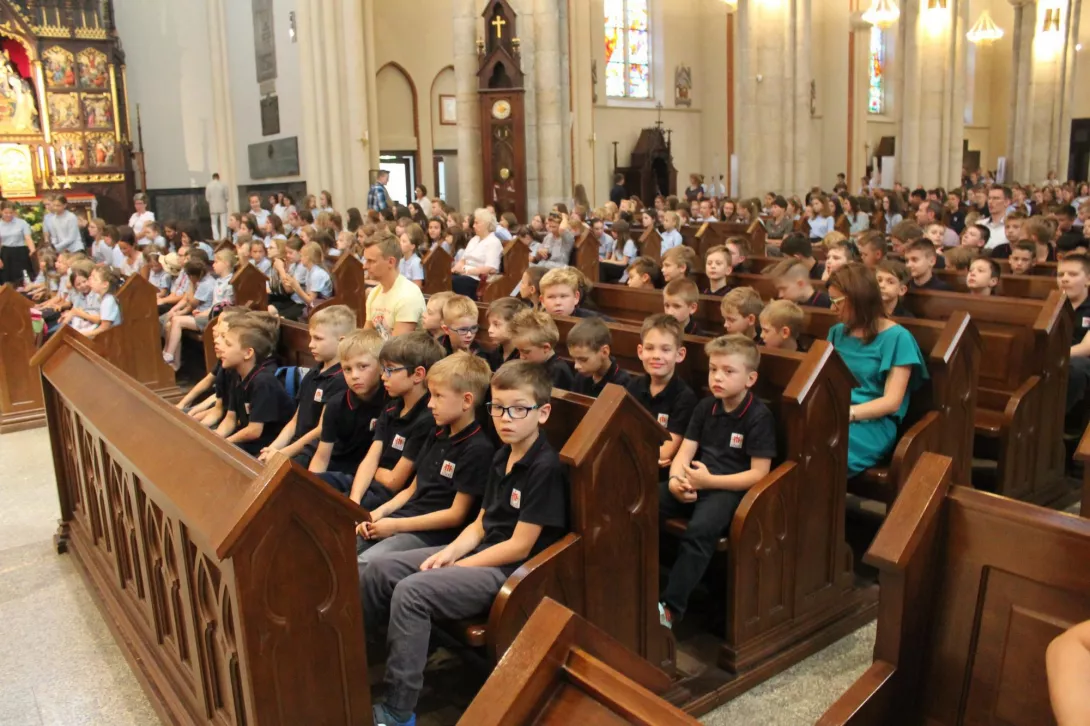 Pielgrzymka do katedry 2018-Zakończenie roku szkolnego 2017/2018 cz.1