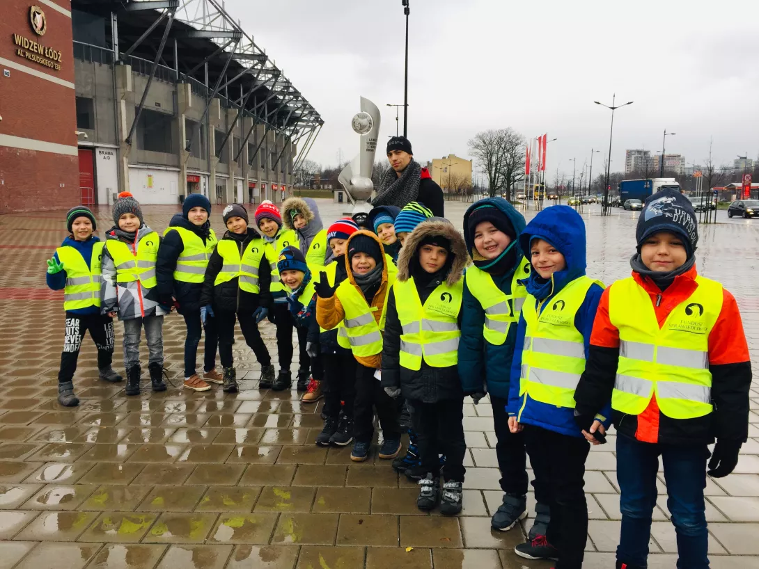 Ib doskonale bawi się... zwiedzamy stadion piłkarski