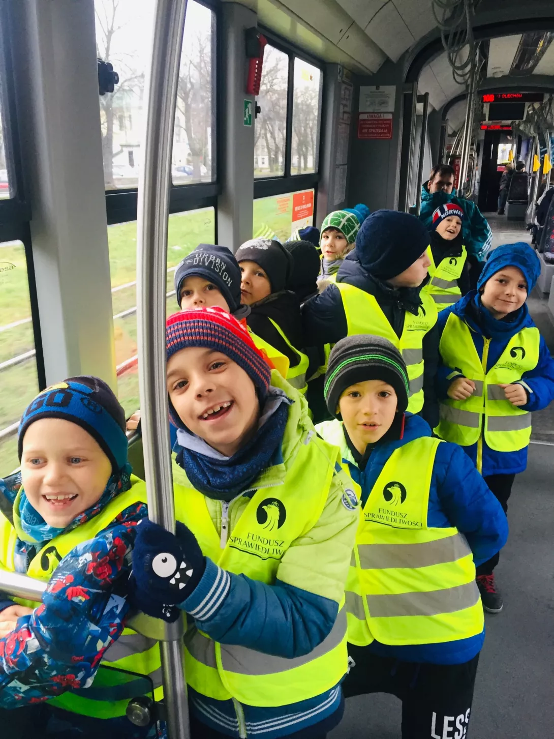 Ib doskonale bawi się... zwiedzamy stadion piłkarski.