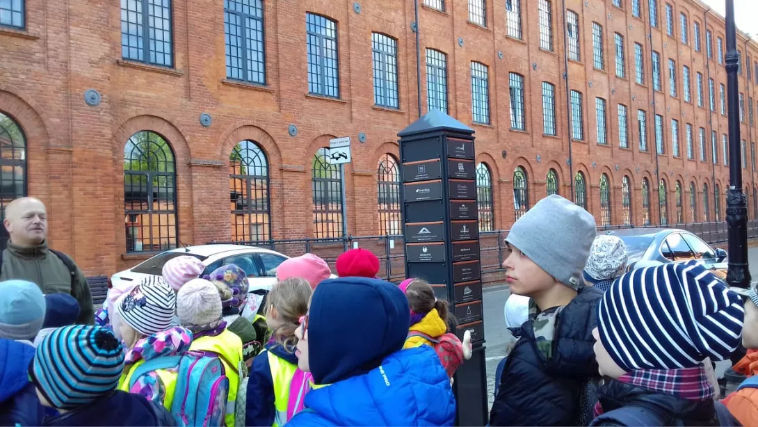 Pierwszaki poznają Łódź.