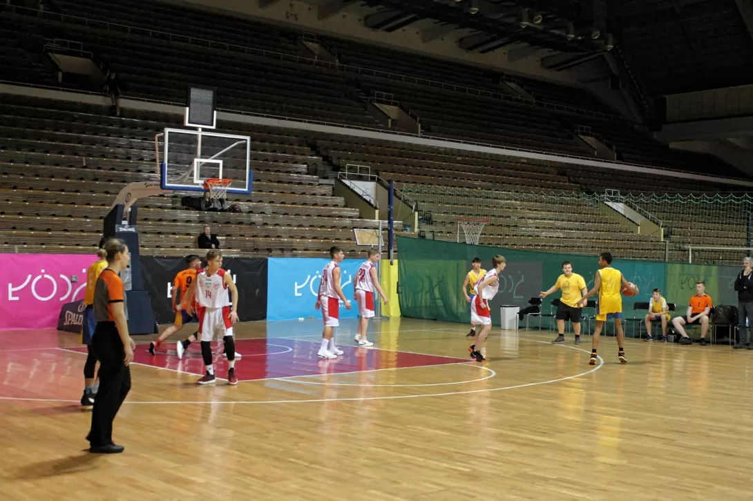 Fotorelacja z meczu koszykarzy w Igrzyskach Młodzieży Szkolne