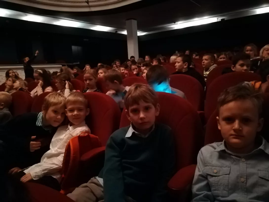 Klasy 2b i 2c SSP w Teatrze im. S. Jaracza
