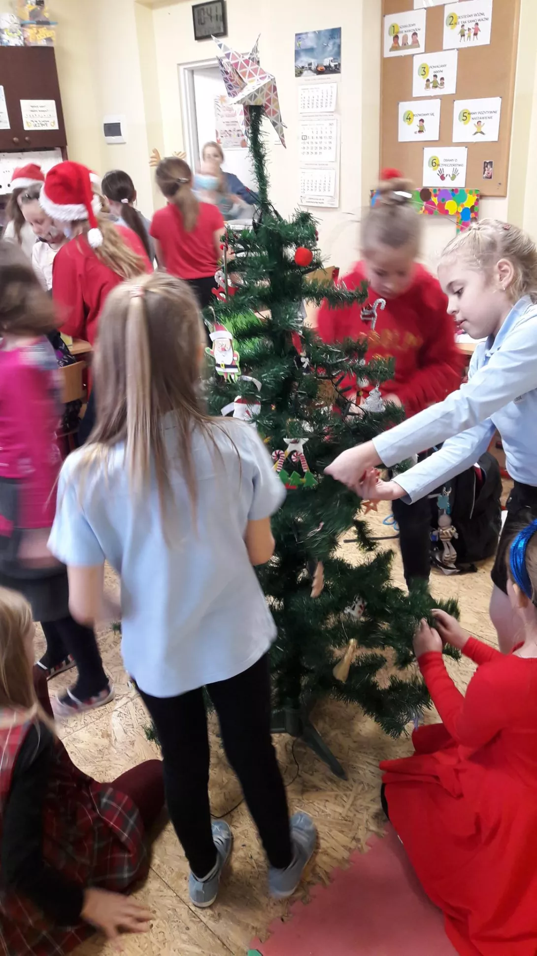 Czas ubrać klasową choinkę