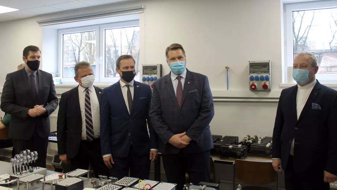 Wizyta w warsztatach Technikum Salezjańskiego. (fot. Szymon Doliński)