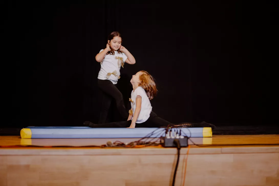 Natalia Rosiak i Amelia Pawlak klasa 2a