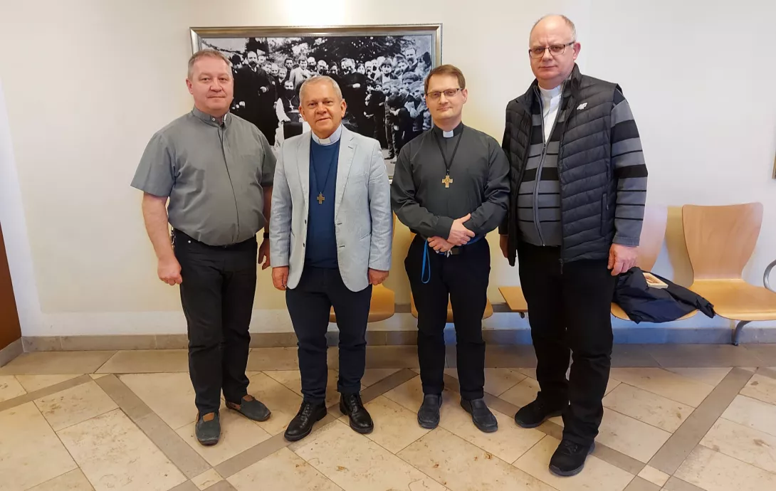 ks. Gildasio Mendez dos Santos (drugi od lewej) - Radca Generalny ds. Komunikacji Społecznej w naszej szkole.