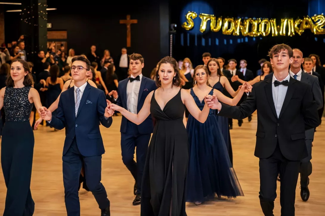 Studniówka 2023
