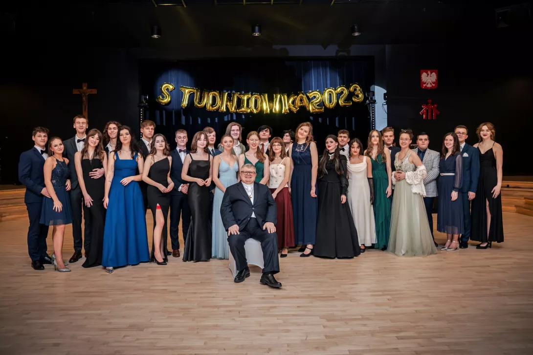 Studniówka 2023