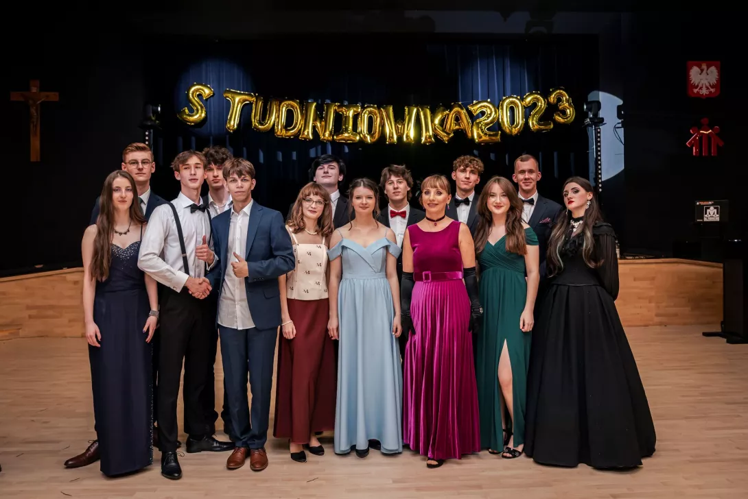 Studniówka 2023