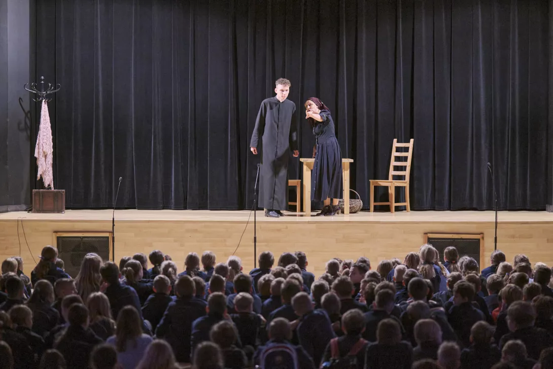 Pani Małgorzata Rosiak i Franciszek Szpakowski przedstawiają etiudę teatralną "Sen Janka".