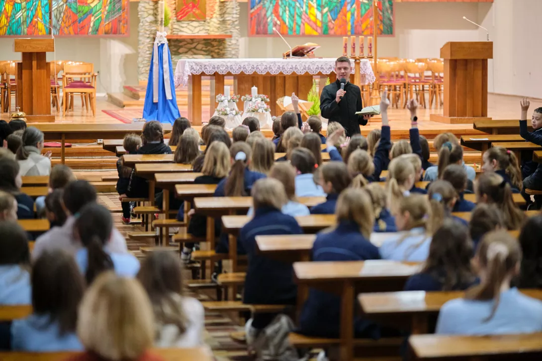 Konferencja ks. Łukasza Dumińskiego dla uczniów 4-8 SSP.