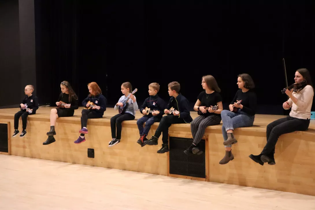 Popis Studium Muzycznego "Boskie Dźwięki"