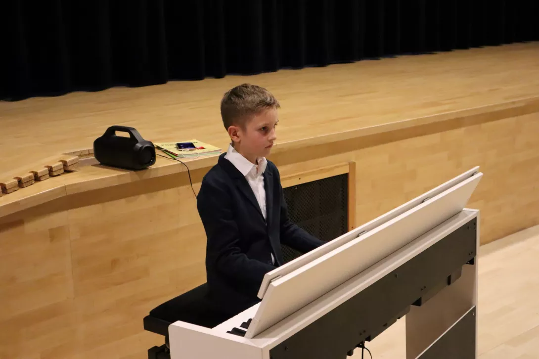 Popis Studium Muzycznego "Boskie Dźwięki"