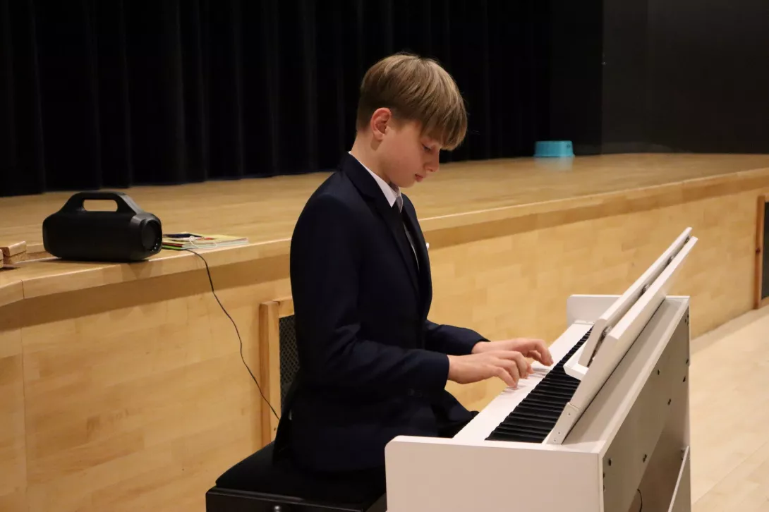 Popis Studium Muzycznego "Boskie Dźwięki"