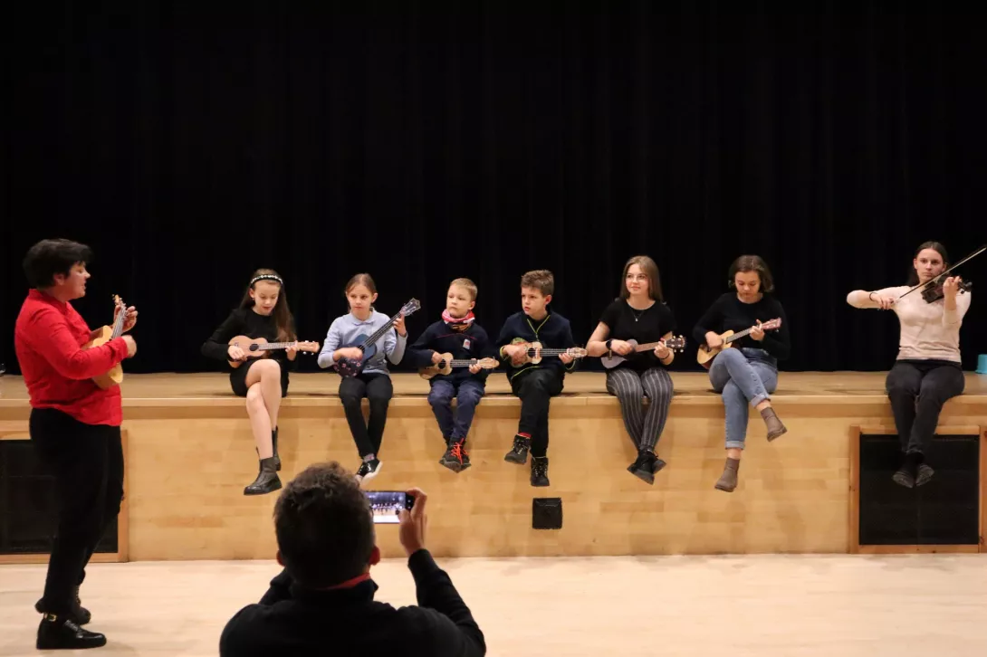 Popis Studium Muzycznego "Boskie Dźwięki"