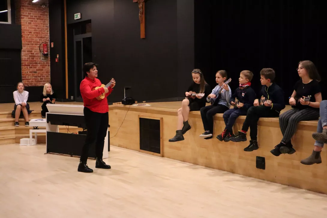 Popis Studium Muzycznego "Boskie Dźwięki"