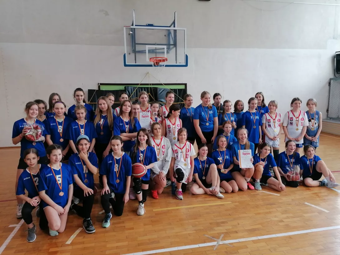 Trzecie miejsce w Mistrzostwach Łodzi w Koszykówce Dziewcząt