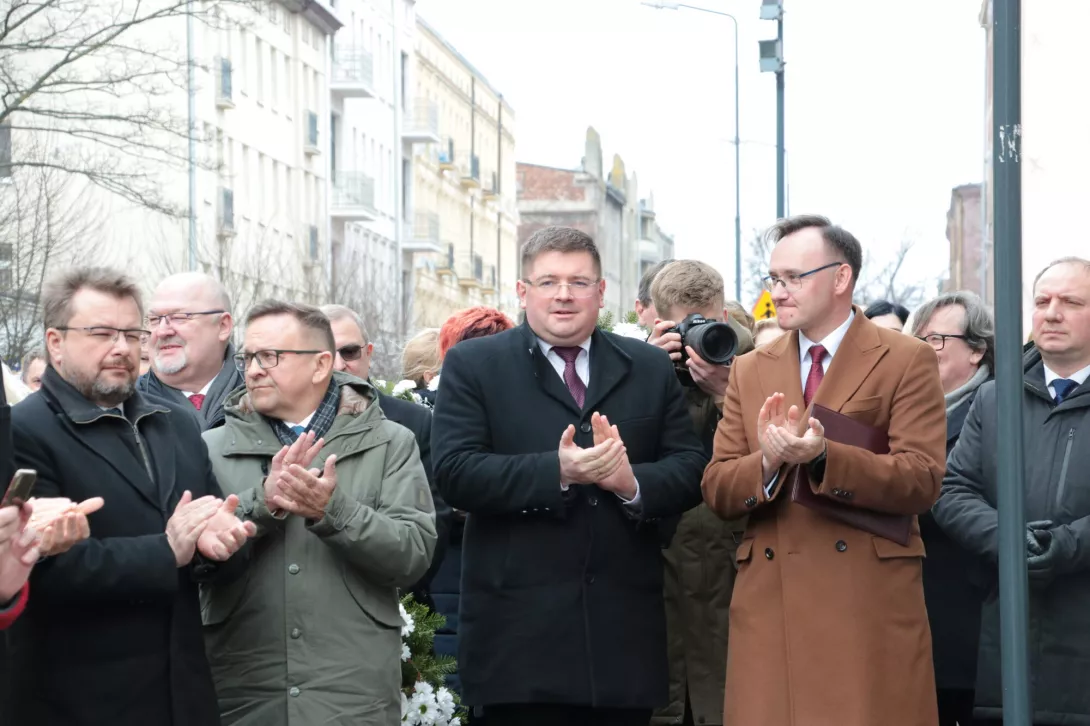 Odsłonięcie tablicy pamiątkowej poświęconej polskim dzieciom