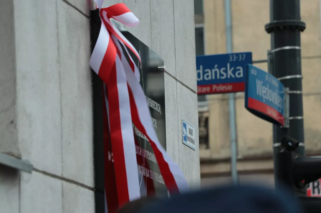 Odsłonięcie tablicy pamiątkowej poświęconej polskim dzieciom