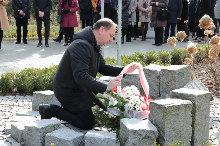 Wystawa poświęcona eksterminacji dzieci w obozie w Dzierżąznej