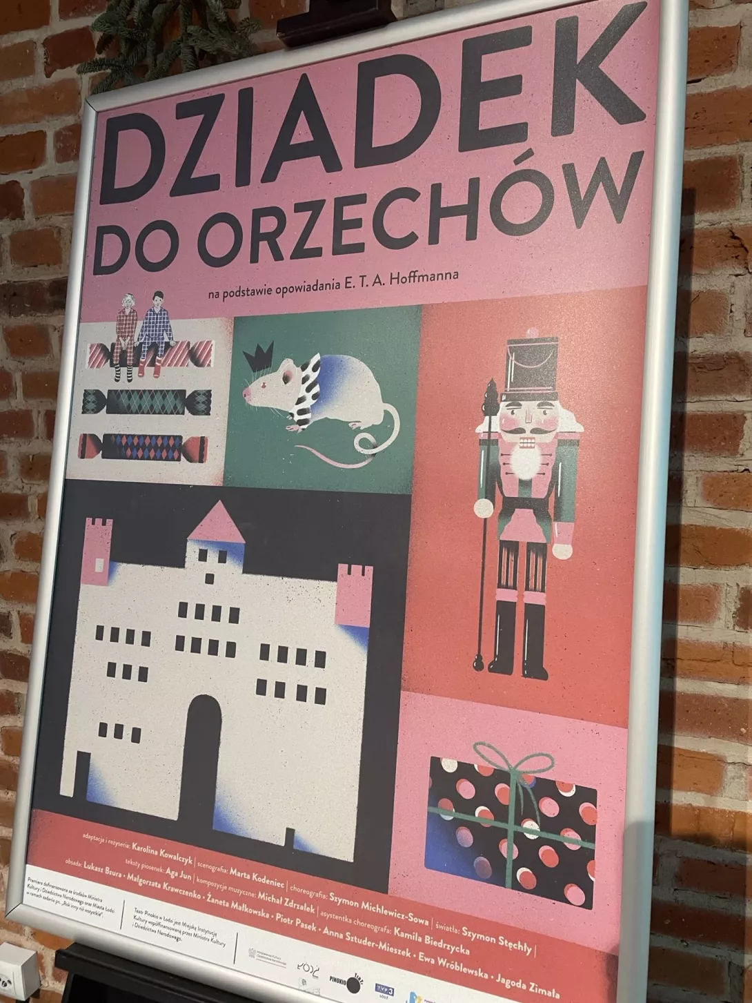 Plakat teatralny spektaklu "Dziadek do orzechów" Teatru Pinokio