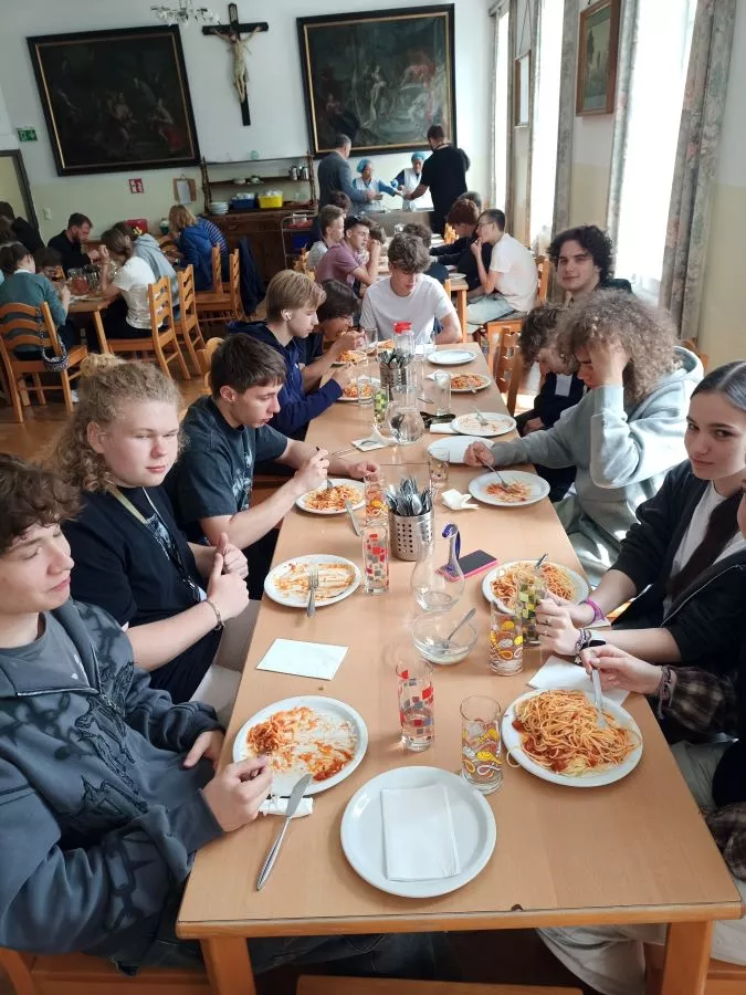 pyszne spaghetti w katolickiej szkole