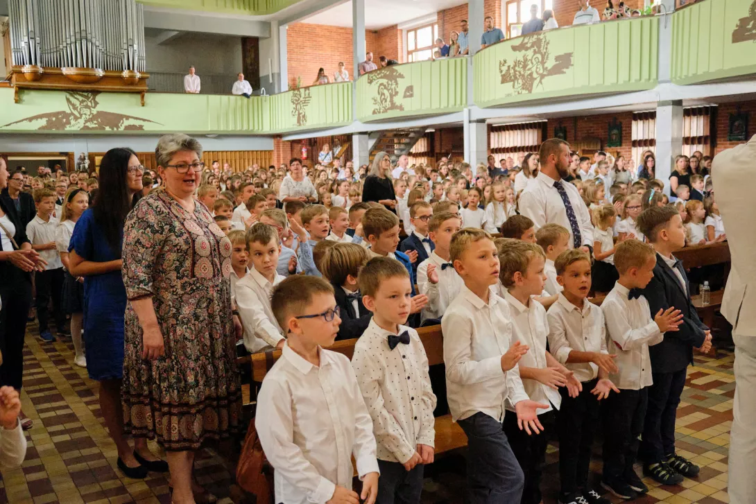 Msza św. na rozpoczęcie roku szkolnego 2024/25 dla szkoły podstawowej. (fot. Bartosz Żak)