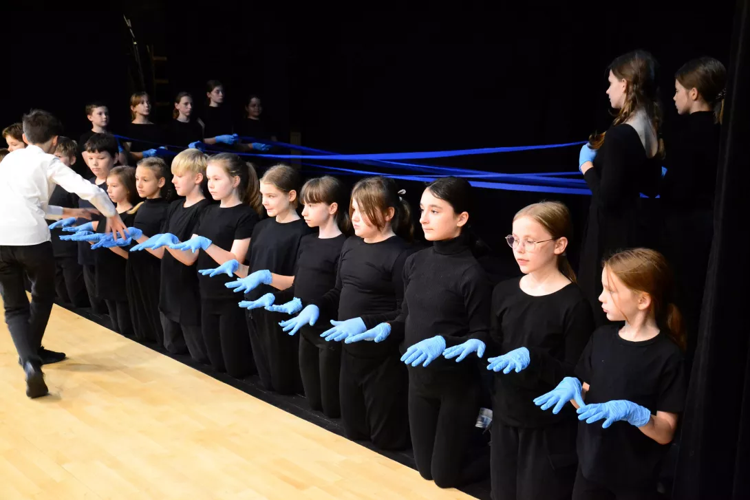 Scena ze spektaklu "Mały Chopin".