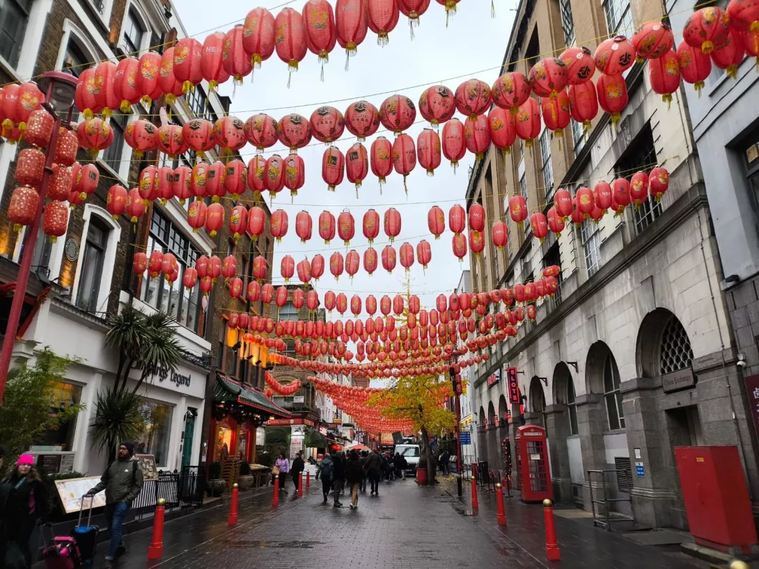 Spacer i zakupy w chińskiej dzielnicy.