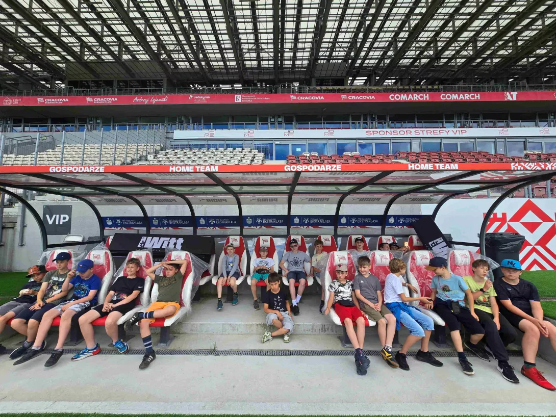 Wycieczka 4b do Krakowa, zwiedzanie stadionu Cracovii