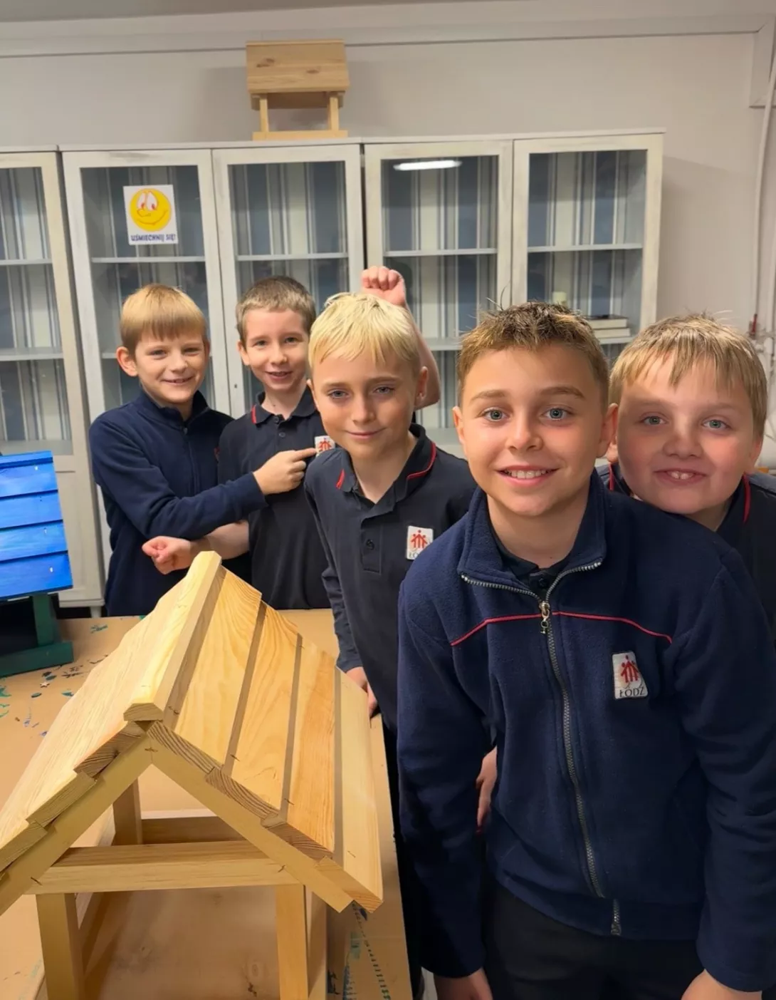 Jeszcze chwila i będzie pięknie pomalowany.