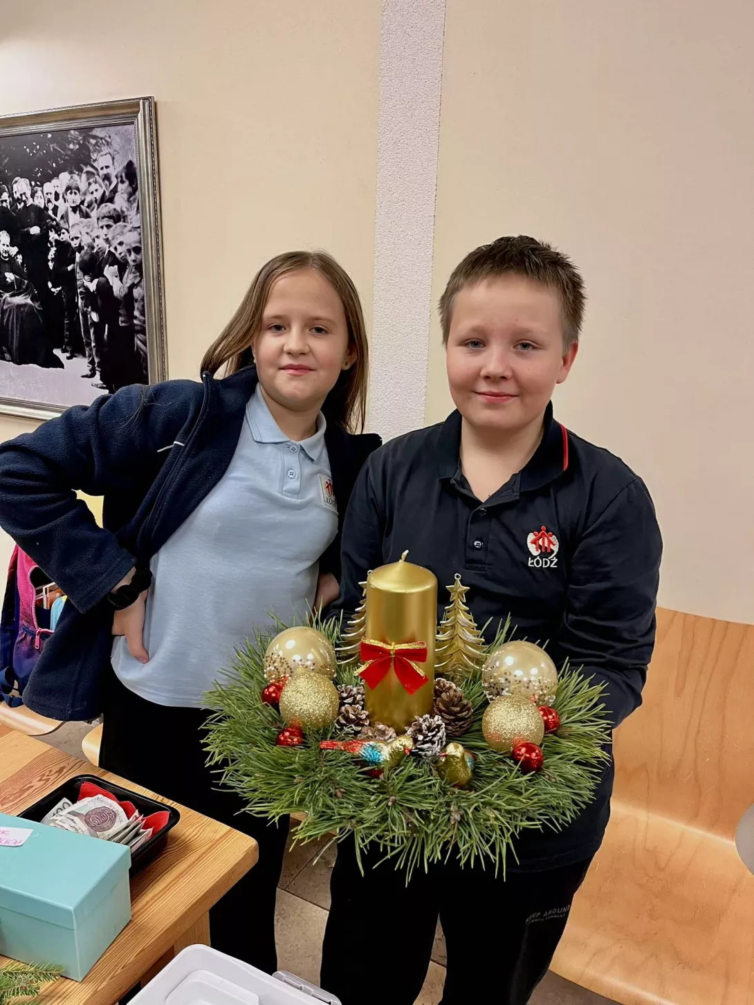 Uczniowie prowadzą kiermasz