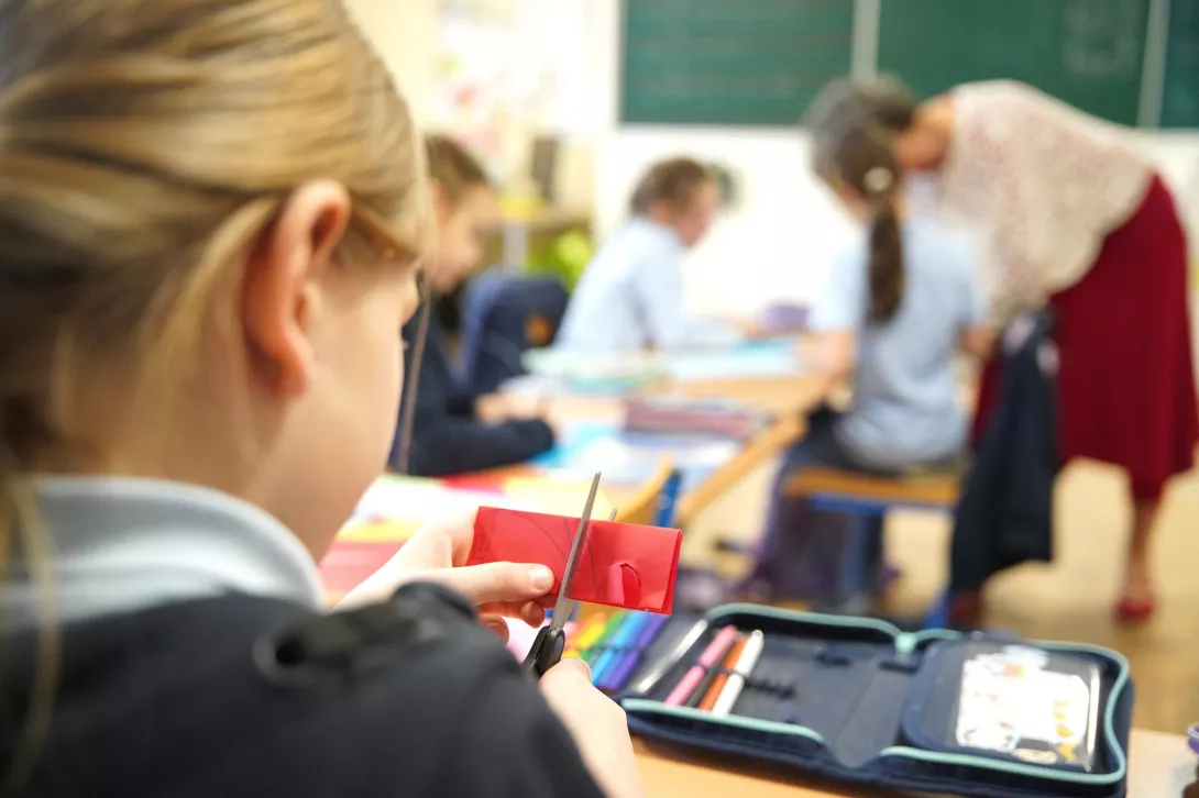 Warsztaty artystyczne nawiązujące do tradycji i dziedzictwa kulturowego regionu łódzkiego. 