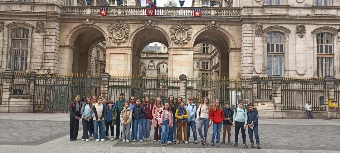Lyon 2025, zdjęcie grupowe przed Merostwem