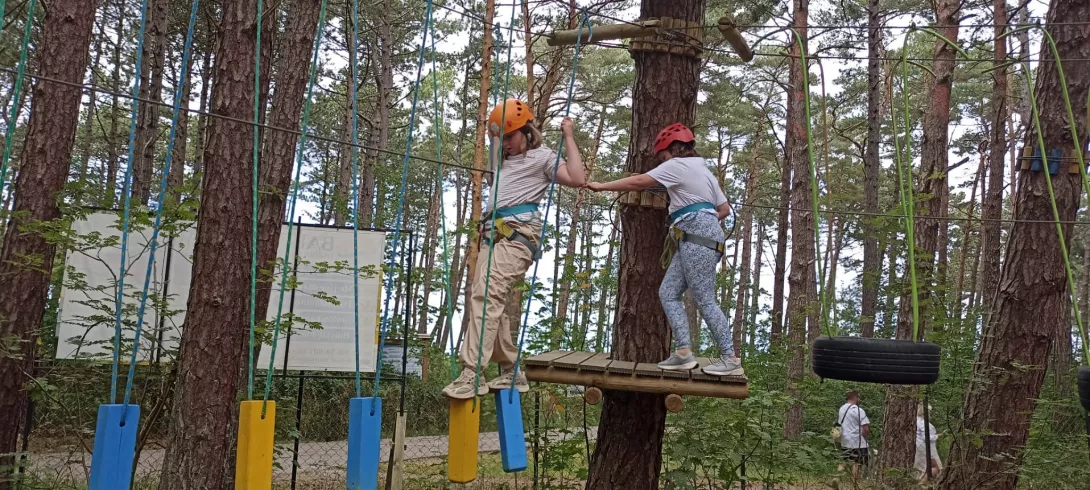 Kolonie 2025 w Jarosławcu, w parku linowym