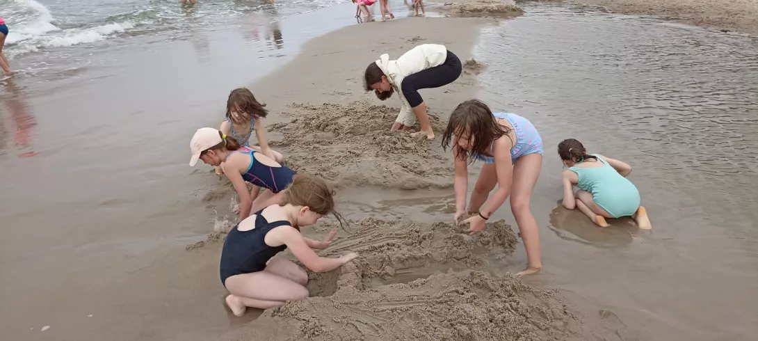 Kolonie 2025 w Jarosławcu, na plaży
