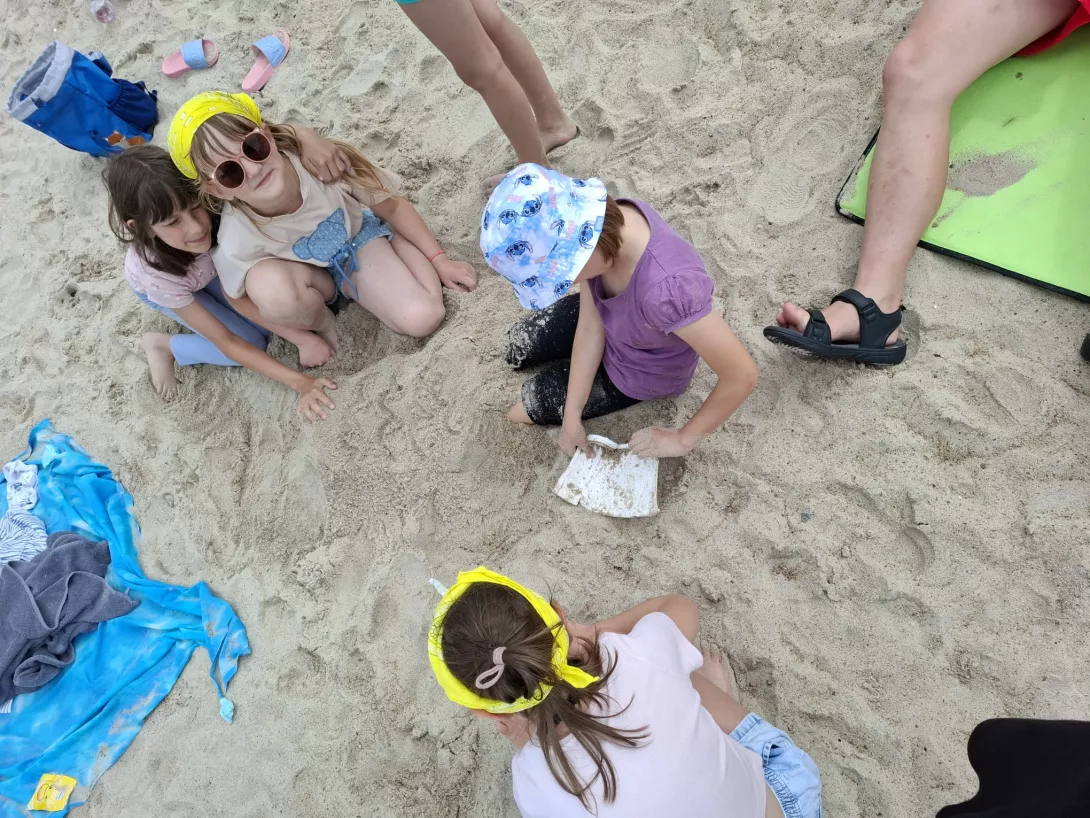 Kolonie 2025 w Jarosławcu, na plaży