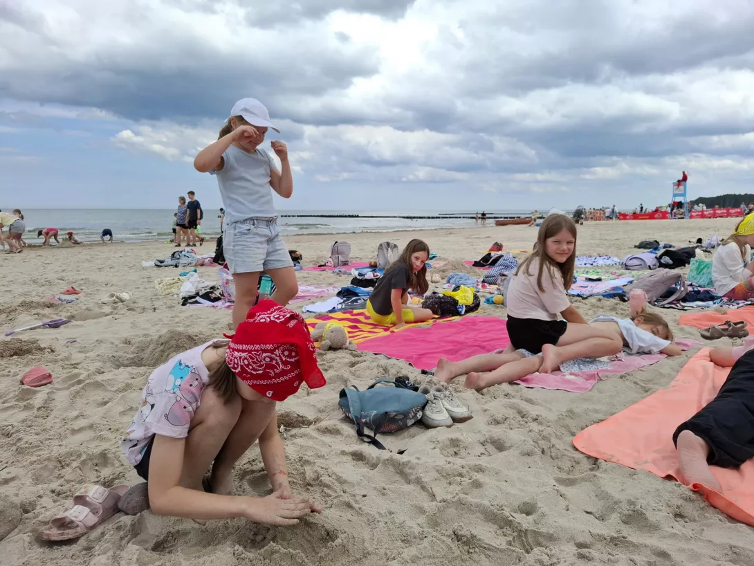 Kolonie 2025 w Jarosławcu, na plaży