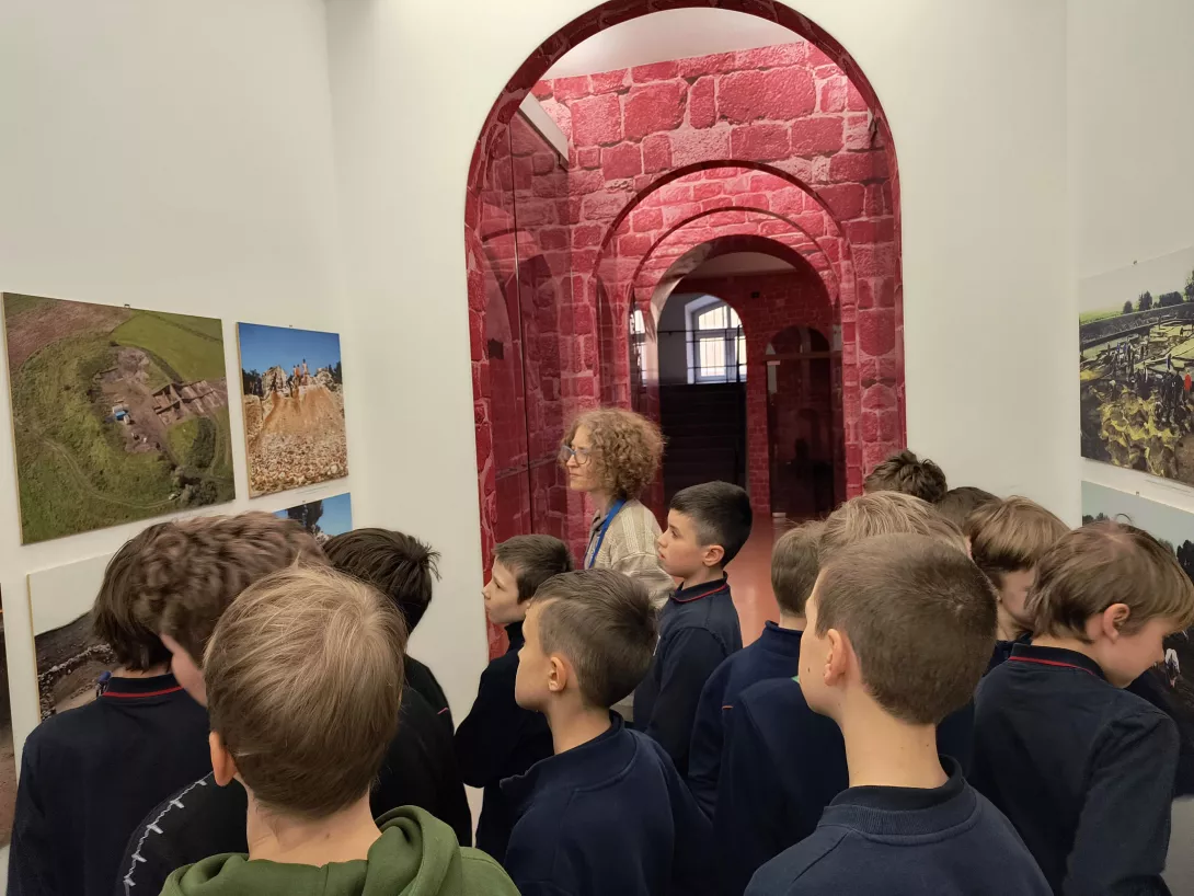 Chłopcy z 4b w Muzeum Archeologicznym i Etnograficznym