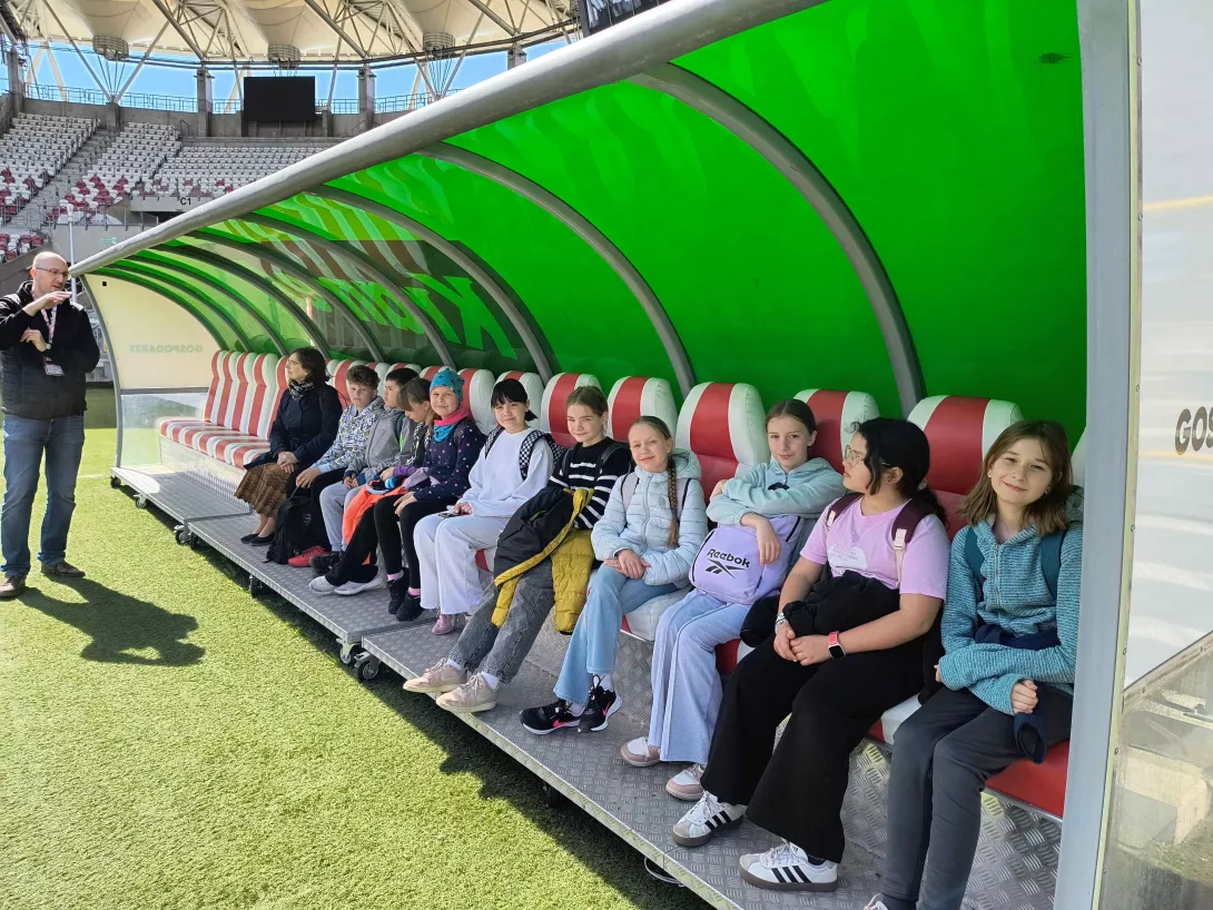 Stadion ŁKS, zdjęcie grupowe przed murawą