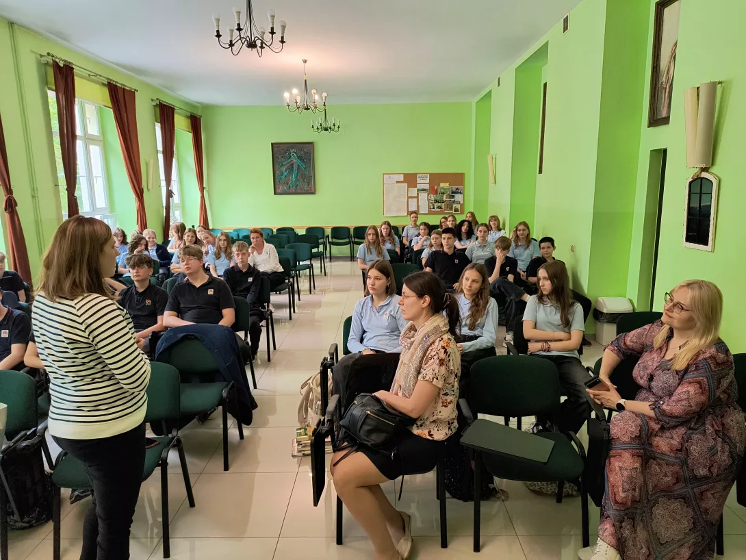 Spotkanie klas siódmych z zawodami medycznymi, 9.06.2025, pani Monika Pietrzyk, lekarz anestozjolog