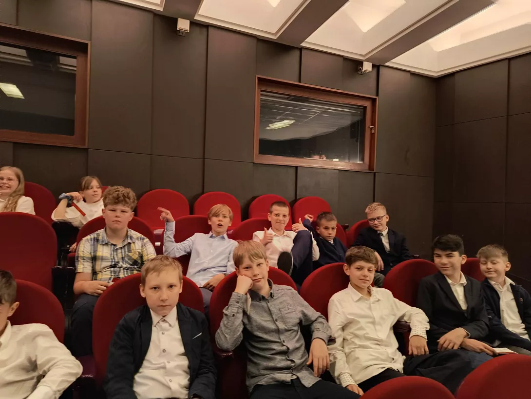 W Teatrze Wielkim w Łodzi, klasa 4b