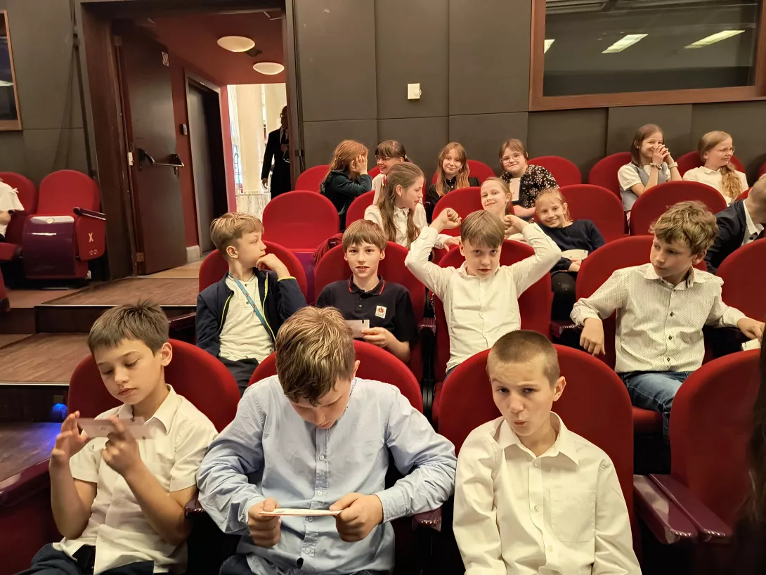 W Teatrze Wielkim w Łodzi, klasa 4b