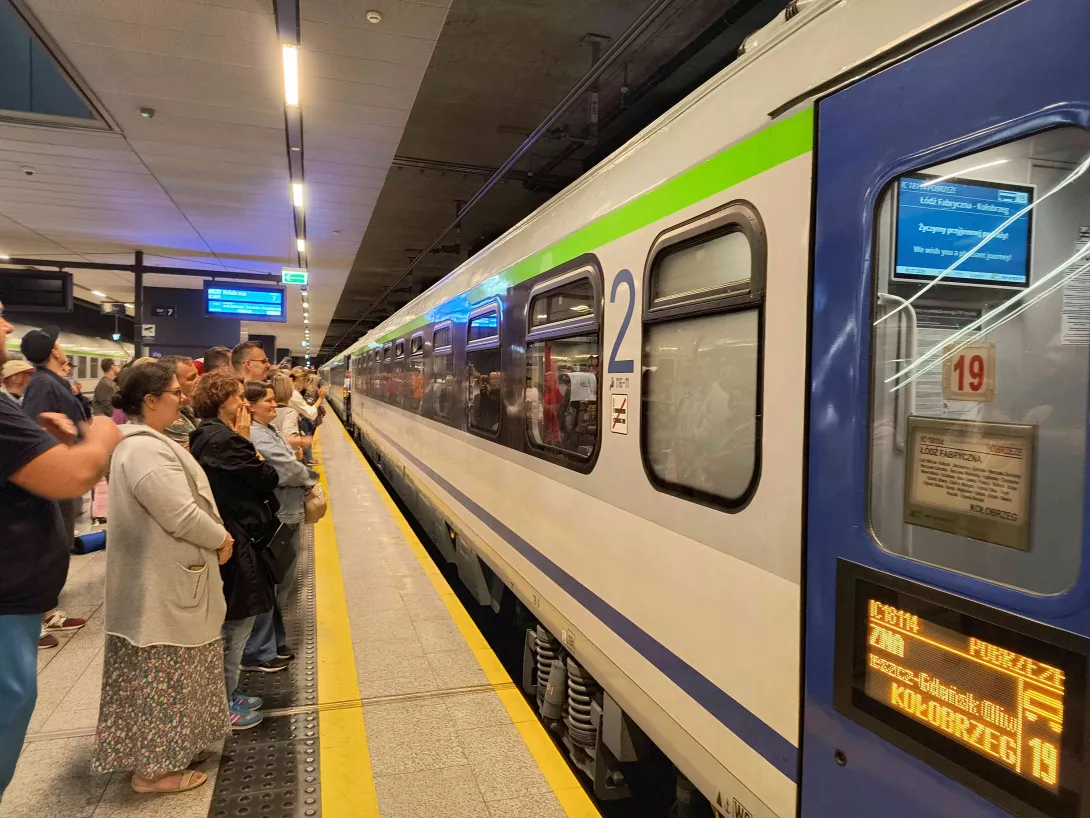 Kolonie 2025 w Jarosławcu, pożegnianie na dworcu Łódź Fabryczna