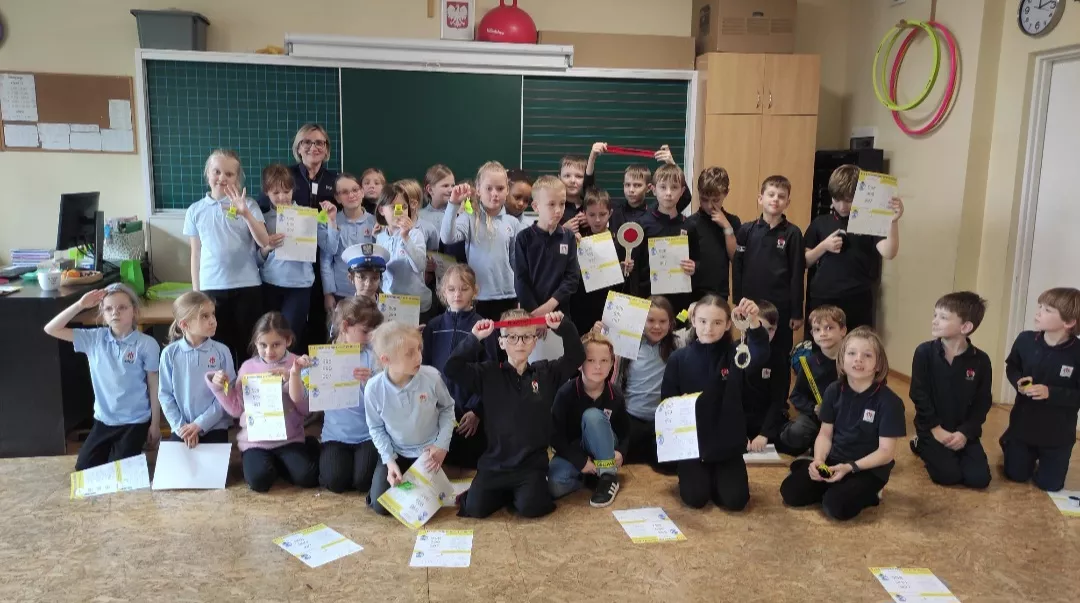 Spotkanie klas 2a i 2b z panią policjant. 