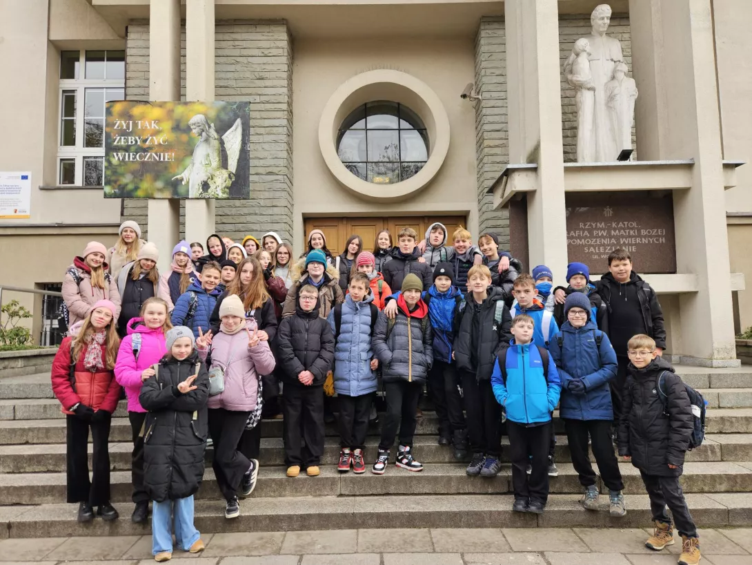 Zdjęcie grupowe klasy 6c i 6d