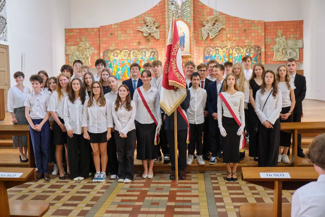 Klasa 1a SLO z wychowawczynią p. Justyną Śliwowską. (fot. Agnieszka Guminiak)